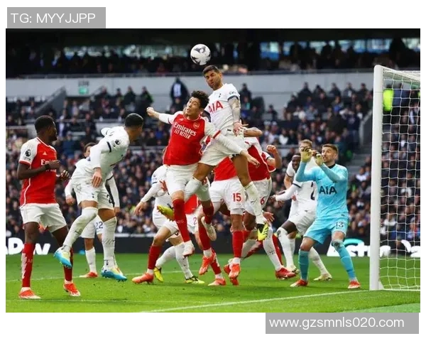 足球明星高清全身照片大汇集展现球场风采与魅力瞬间